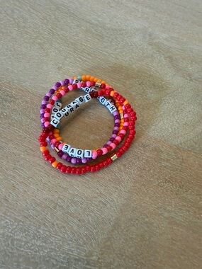 Roxanne Assoulin Multicolor Beaded LOVE & COURAGE Stretch Bracelets